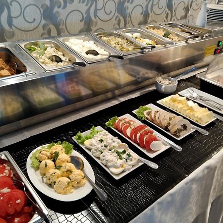 Hotel Agat & Spa ビィドゴシュチュ エクステリア 写真