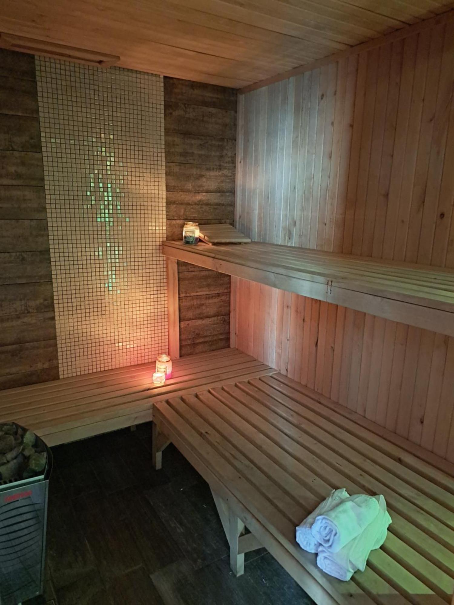 Hotel Agat & Spa ビィドゴシュチュ エクステリア 写真