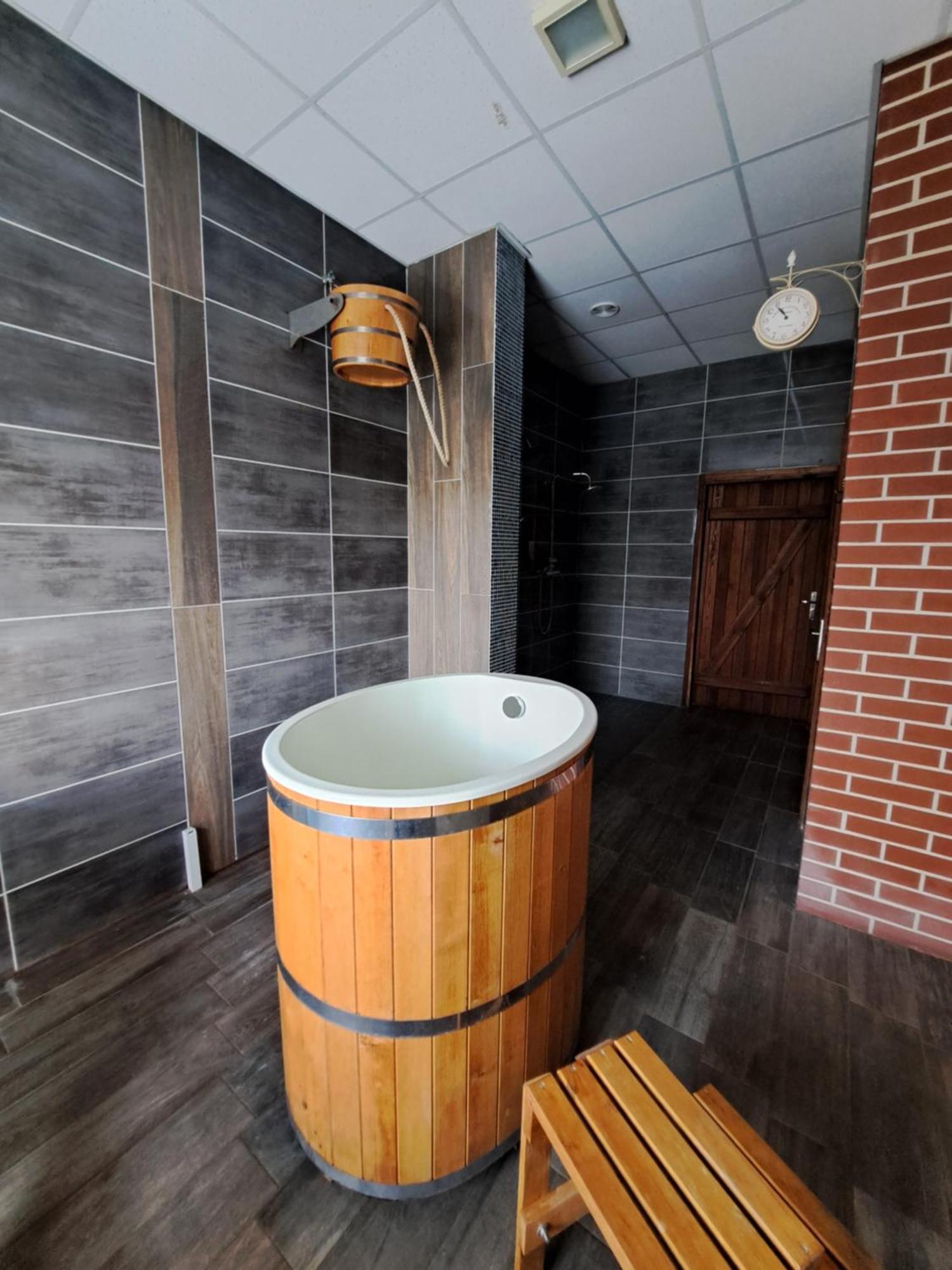 Hotel Agat & Spa ビィドゴシュチュ エクステリア 写真