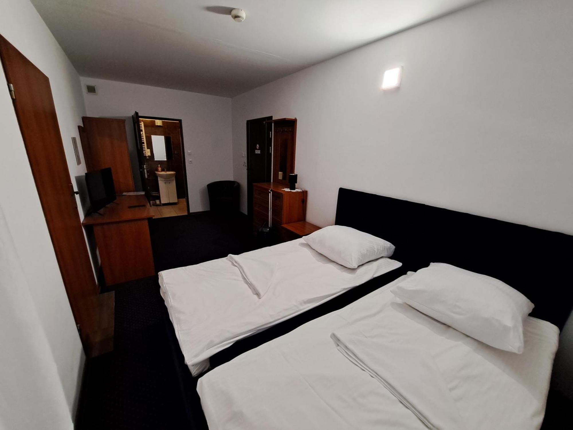 Hotel Agat & Spa ビィドゴシュチュ エクステリア 写真